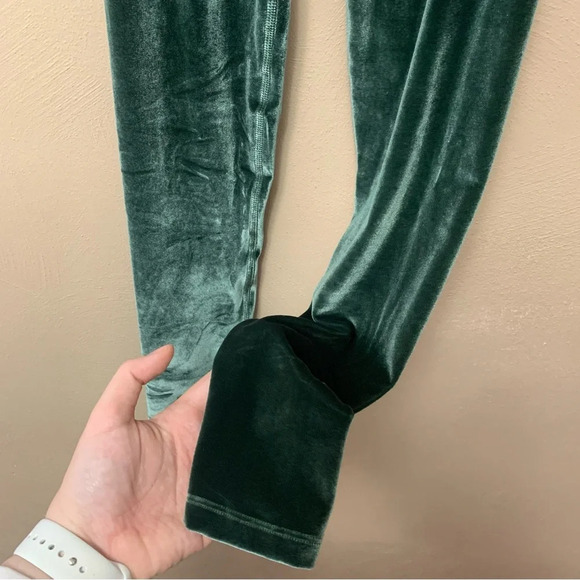 Beyond Yoga Velvet Motion High Waisted Midi Legging in Forest Green XS NWT New - Picture 5 of 15
